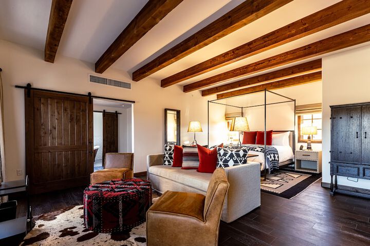 Bishops Lodge Auberge Collection