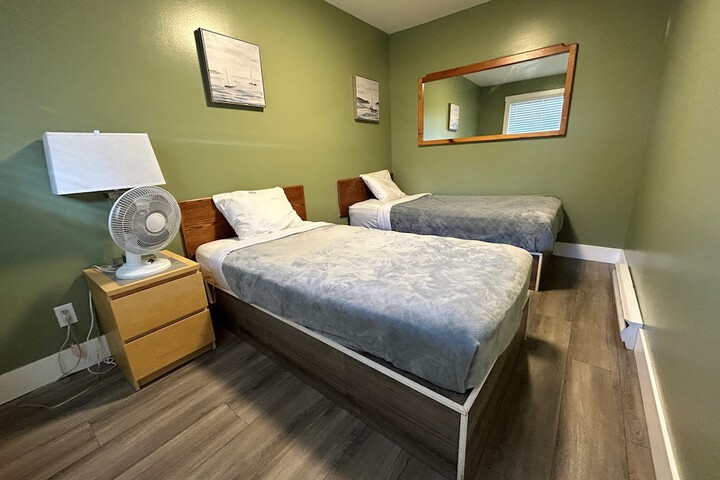 Room 52 of 180