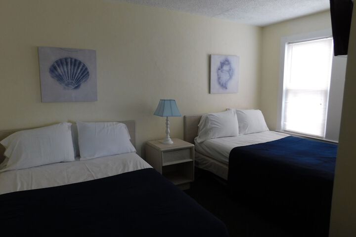Room 33 of 43