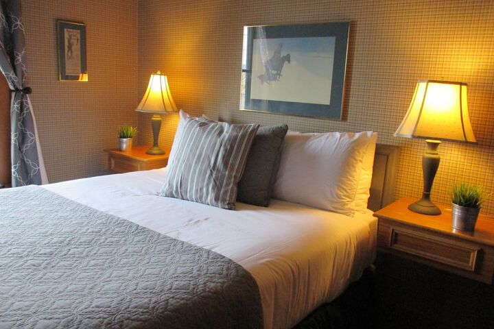 Room 6 of 36