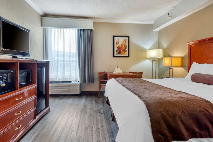 Room 14 of 25