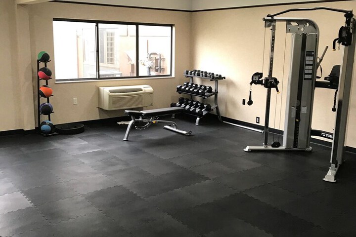 Days Inn & Suites by Wyndham Rochester Hills MI