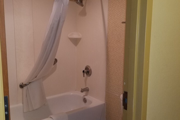 Room 18 of 29
