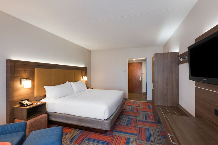 Room 12 of 25
