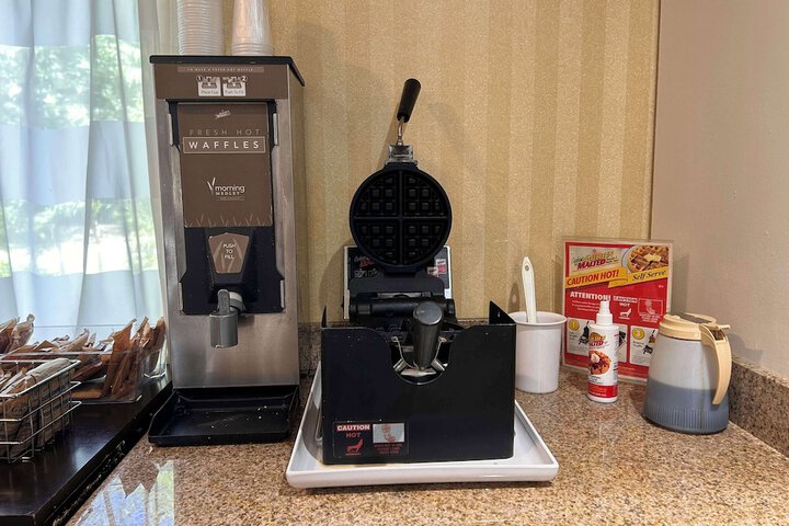 Breakfast/Coffee Service 18 of 20