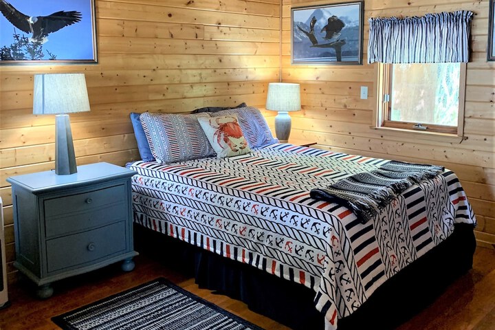 Room 4 of 33