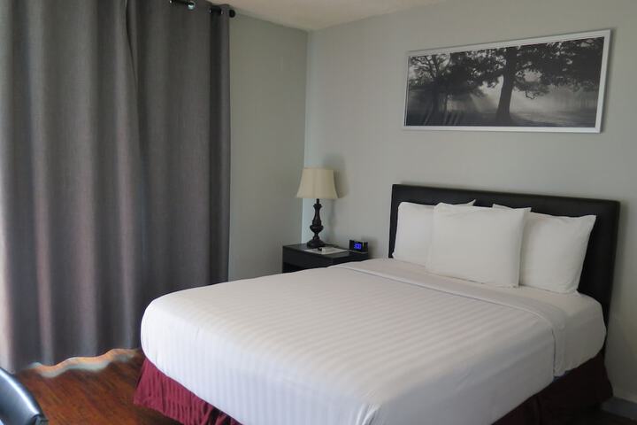 Room 11 of 25