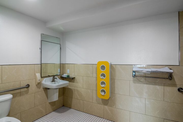 Room 14 of 37