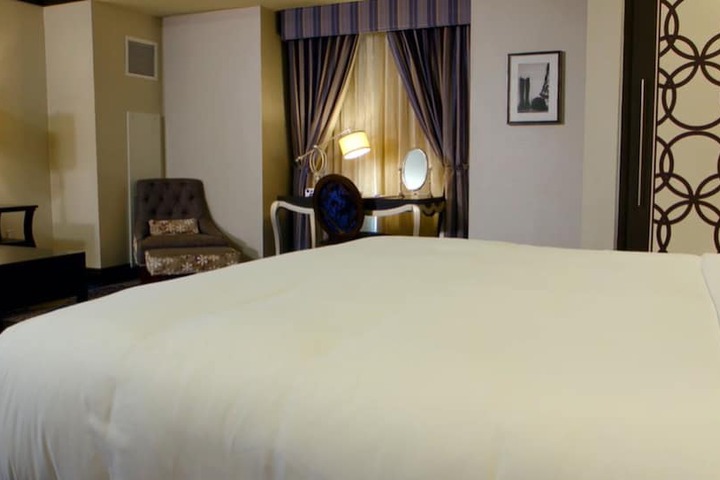 Saratoga Casino Hotel