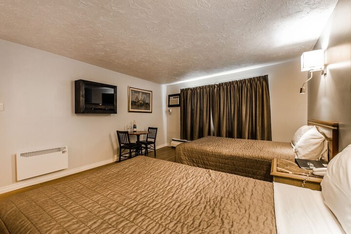 Room 44 of 83