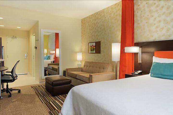 Room 32 of 46