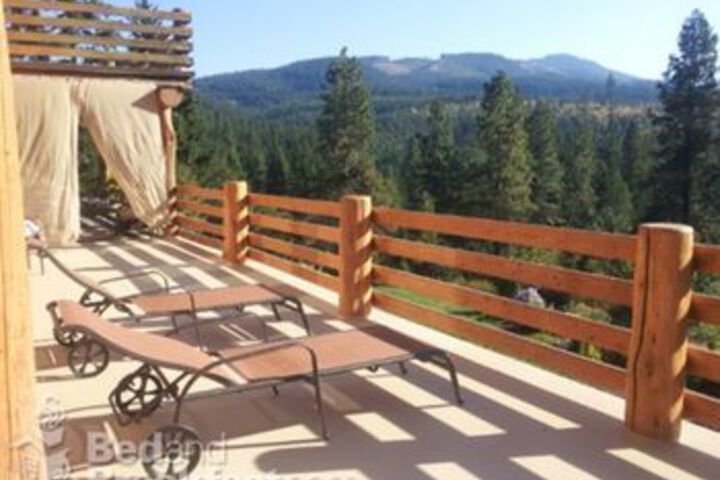 Bigfoot Lodge B & B
