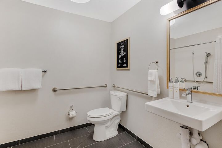 Sonesta Simply Suites Boston Burlington