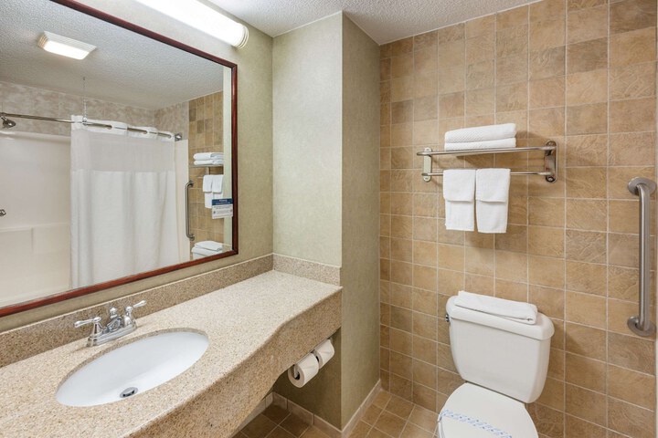 Room 15 of 32