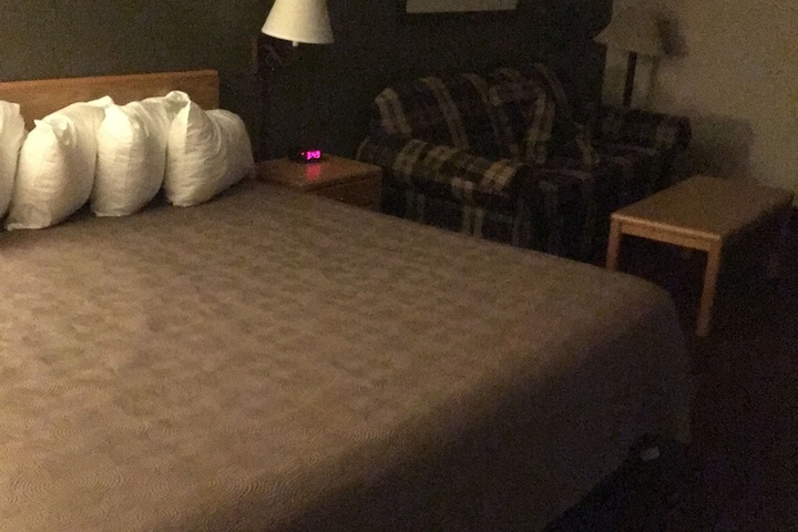 Moose Lake Lodge & Suites