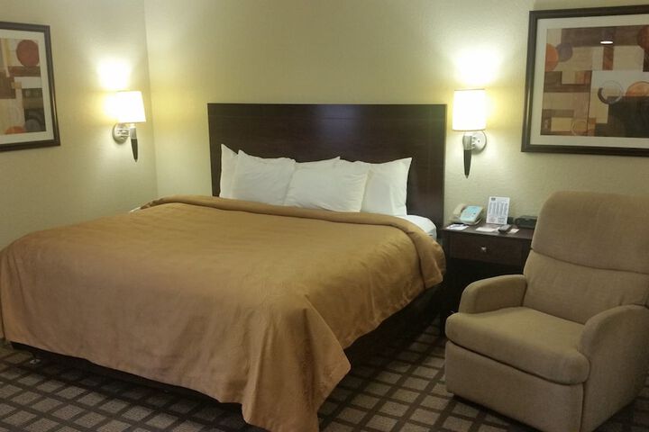 Room 34 of 51