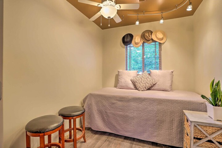 Colorado Cowboy Cottage: 12 Mi to Downtown Denver