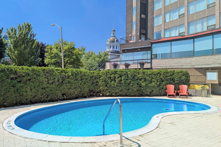 Confederation Place - Hotel