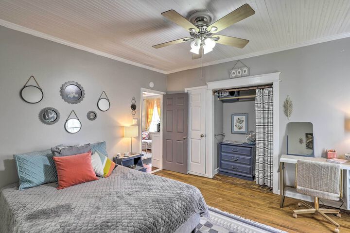 Stylish Woodfin Home w / Backyard & Fire Pit
