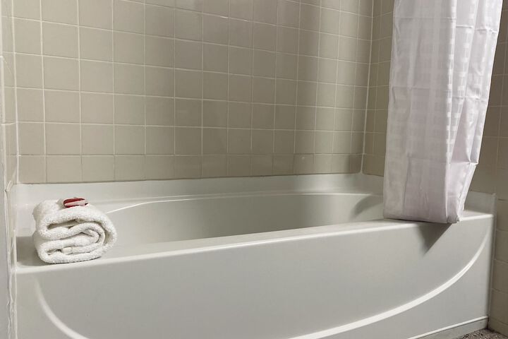 Room 15 of 36