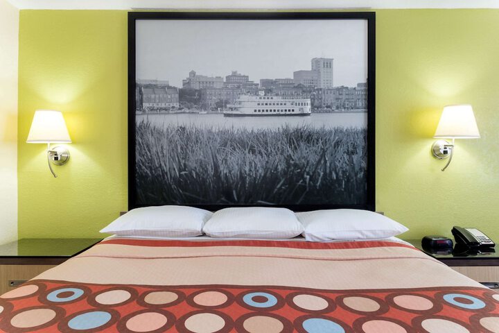 Room 10 of 20
