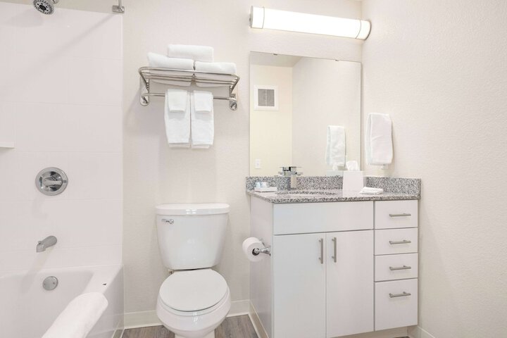 WaterWalk Extended Stay by Wyndham Minneapolis - Plymouth