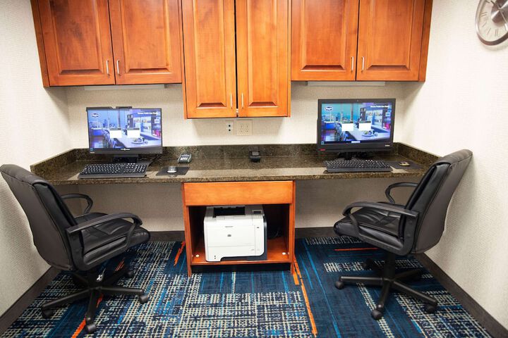 Business Center 66 of 66