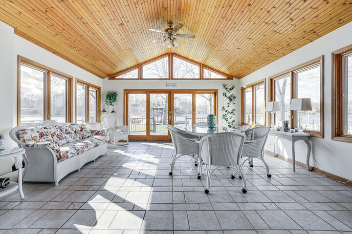 House on Paw Paw Lake w / Private Dock!