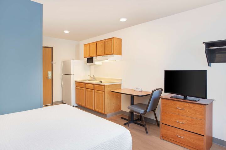 Room 6 of 18