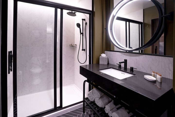 Hotel Indigo Columbus at Riverfront Place by IHG