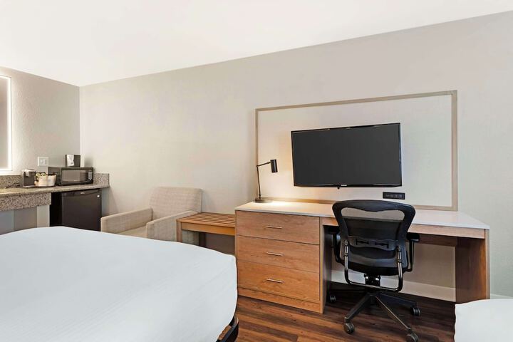 Best Western Plus Rancho Cordova Inn