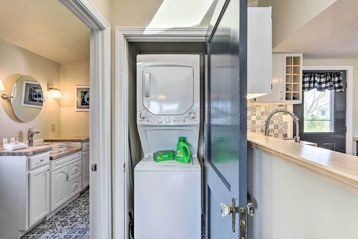 Westbrook Home w / Ocean Views - Walk to Beach