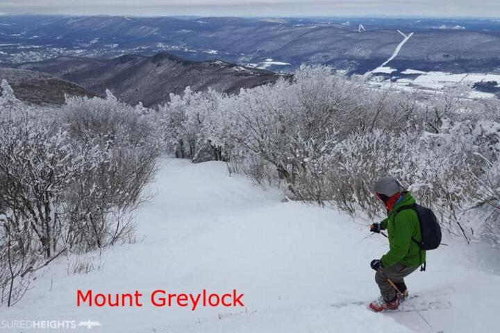 5 Bed 3 bath Apt Near Jiminy Peak Berkshires