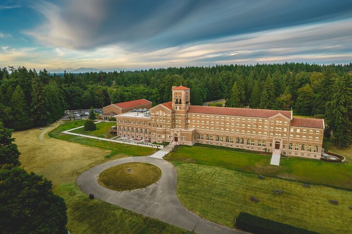 Hotel 2 of 64