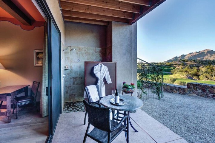 Hacienda Del Sol Guest Ranch Resort