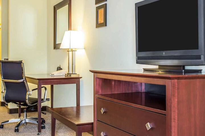 Room 18 of 27