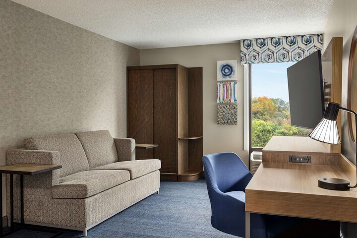 Room 9 of 29