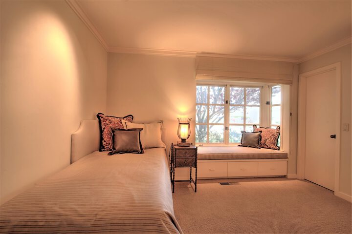 Room 21 of 27