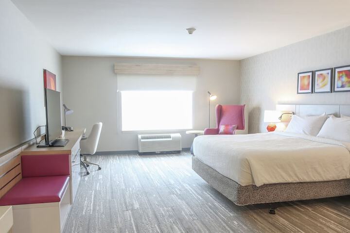 Room 35 of 66