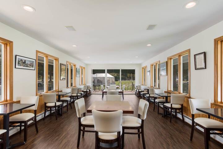 The Palmer House Resort an Ascend Collection Hotel