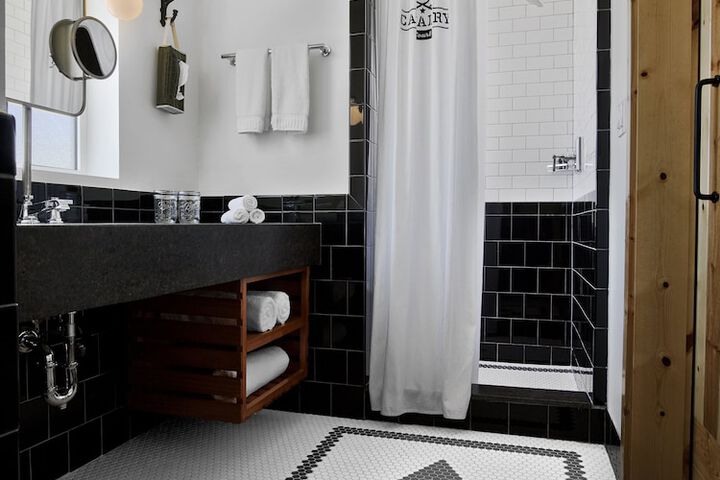 Cavalry Court by Valencia Hotel Collection