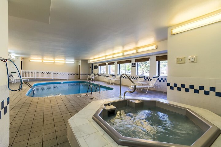 Pool 11 of 76