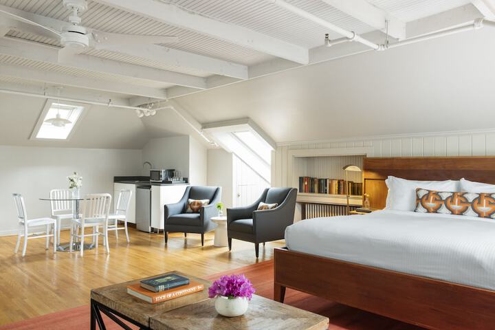 Room 14 of 36