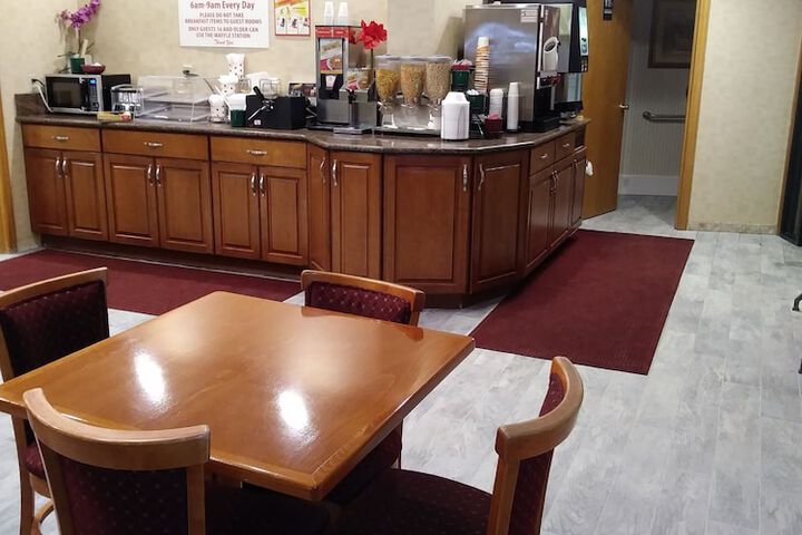 Breakfast/Coffee Service 21 of 24