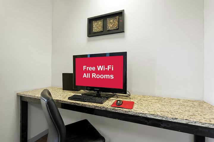 Red Roof Inn Gurnee - Waukegan