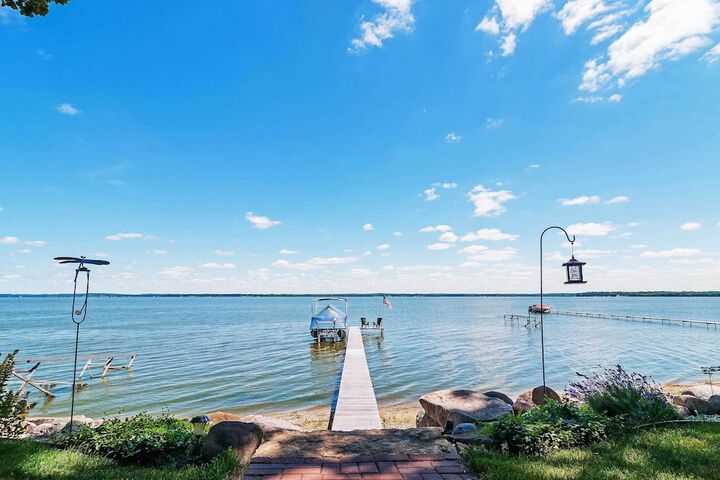 Spacious Edgerton Home w / Private Beach & Views!