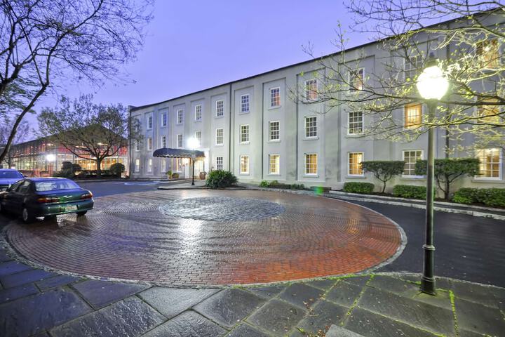 Hotel 5 of 51