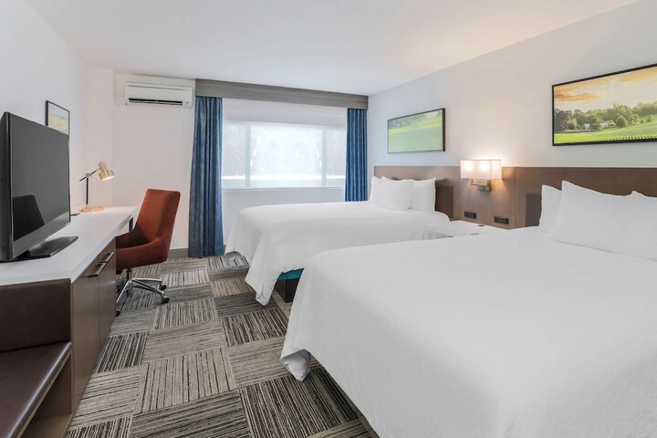 Room 9 of 38