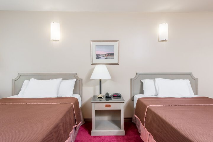 Room 10 of 17