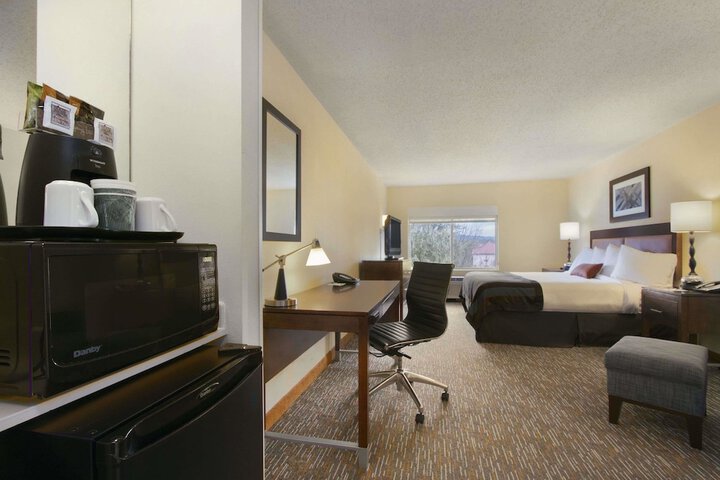 Room 28 of 47